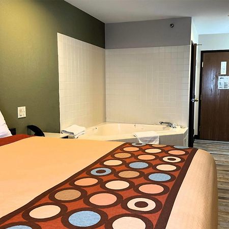 Super 8 By Wyndham Frankfort In Exterior photo