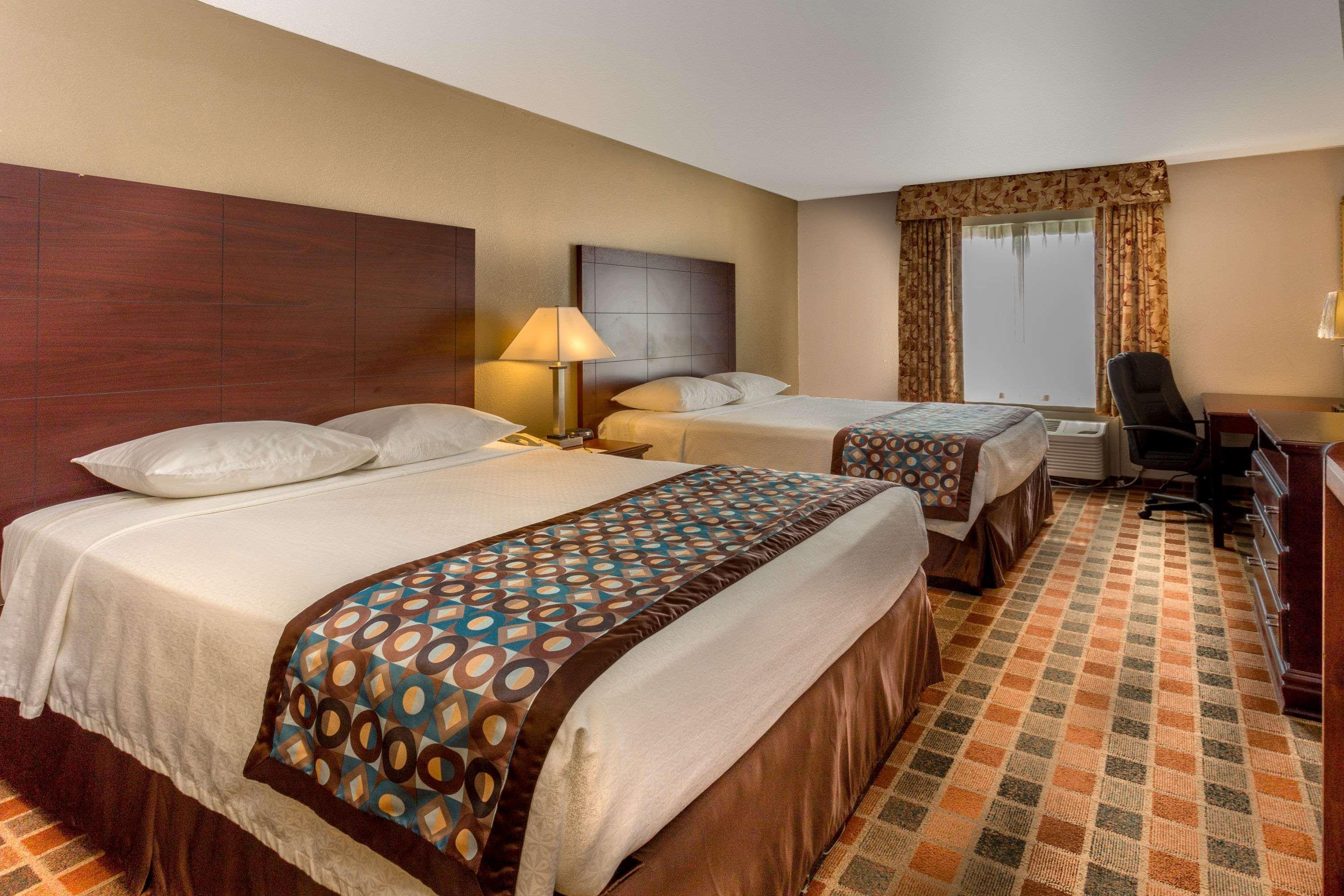 Super 8 By Wyndham Frankfort In Exterior photo