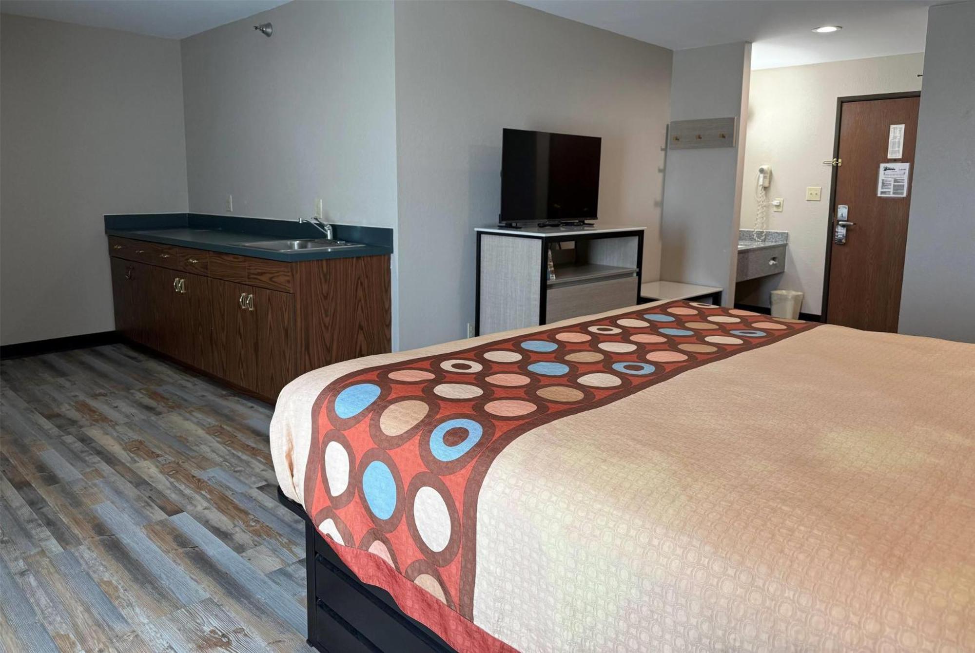 Super 8 By Wyndham Frankfort In Exterior photo